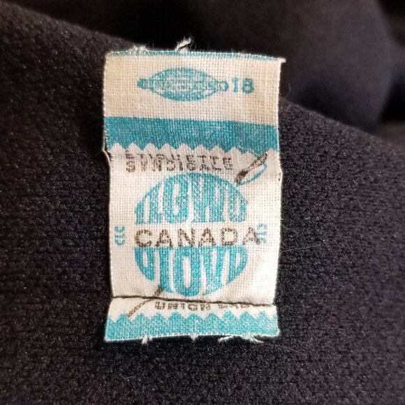 1970s Black Maxi Dress with Asian Inspired Graphics - Picture 8 of 9